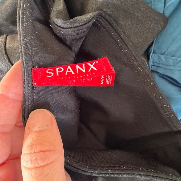 SPANX Faux Leather Leggings - Picture 4 of 5